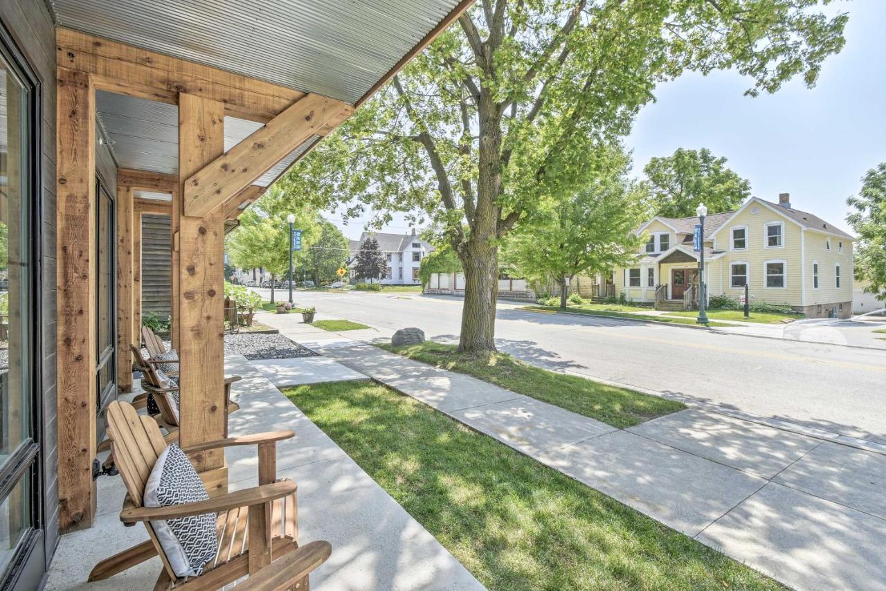 Elkhart Lake Townhome - 3 Mi To Road America! Exterior photo